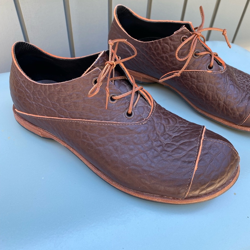 Like-new Cydwoq leather shoes size 38
